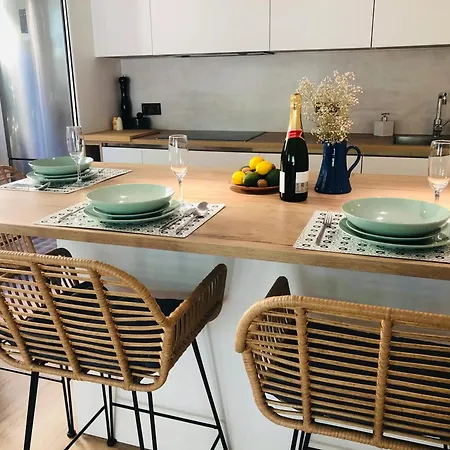 Apartment Elegant Poolside *